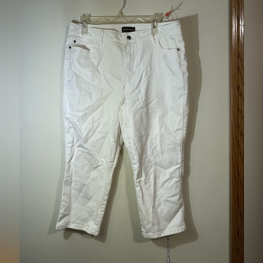 Dana Buchman size 14 white capri pants Women’s cotton capri pant